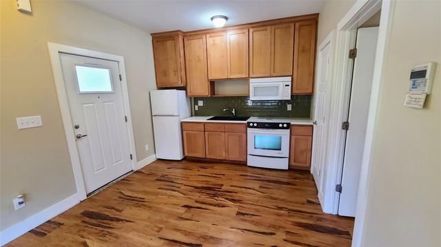 1913 Robbins PL C, Austin, TX 78705