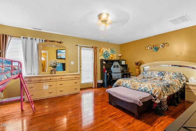 8840 Thornton Town Place, Raleigh, NC 27616