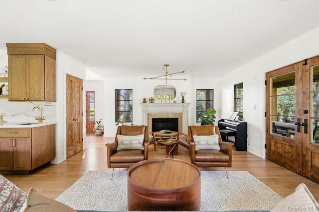 55 Washington Avenue, Garden City, NY 11530