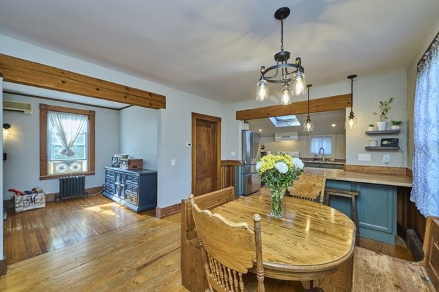 62 Chestnut St, Foxboro, MA 02035