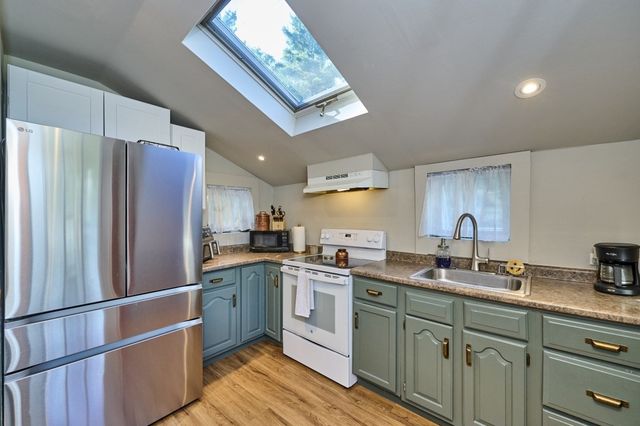 62 Chestnut St, Foxboro, MA 02035