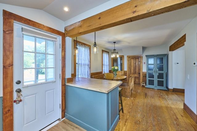62 Chestnut St, Foxboro, MA 02035