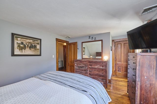 62 Chestnut St, Foxboro, MA 02035