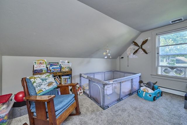 62 Chestnut St, Foxboro, MA 02035