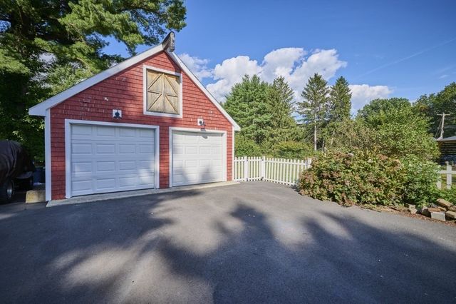 62 Chestnut St, Foxboro, MA 02035