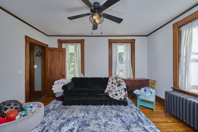 62 Chestnut St, Foxboro, MA 02035