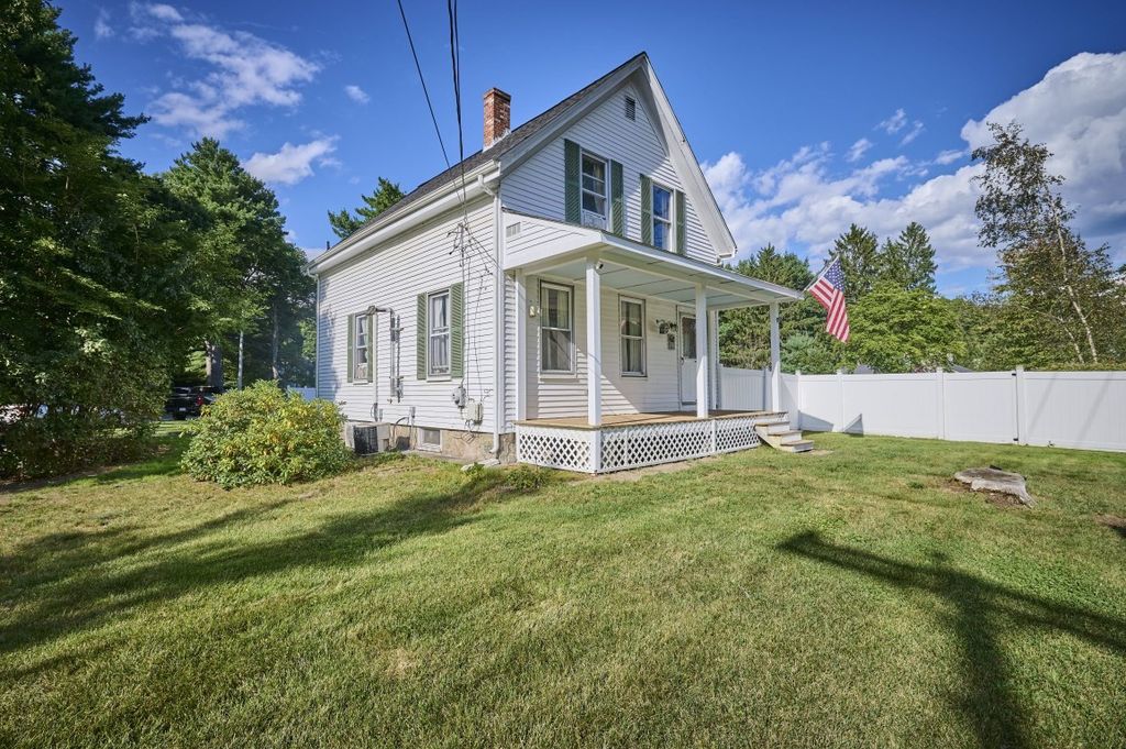 62 Chestnut St, Foxboro, MA 02035