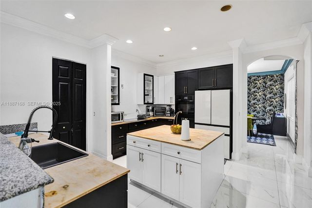 8824 Cobblestone Point Circle, Boynton Beach, FL 33472
