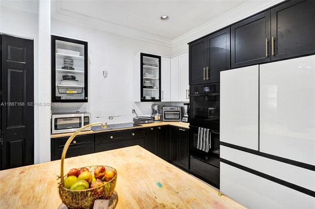 8824 Cobblestone Point Circle, Boynton Beach, FL 33472