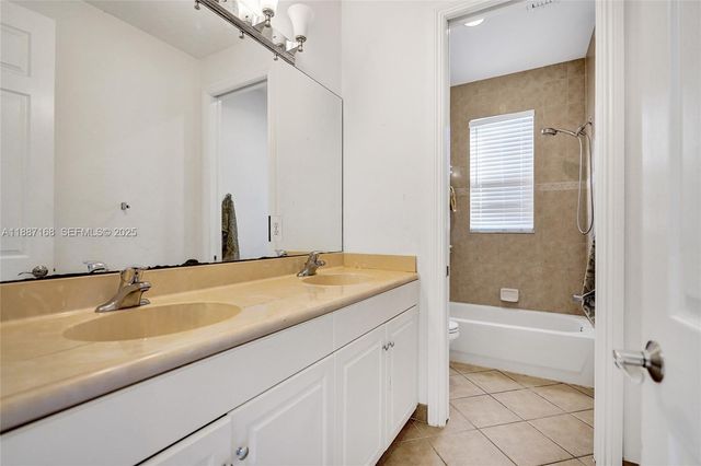 8824 Cobblestone Point Circle, Boynton Beach, FL 33472