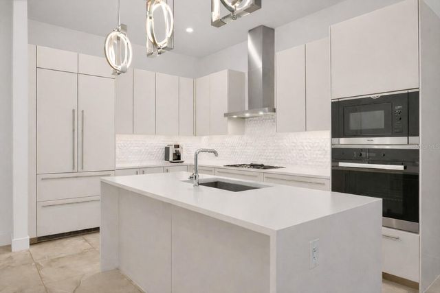 33 S PALM AVENUE 902, Sarasota, FL 34236
