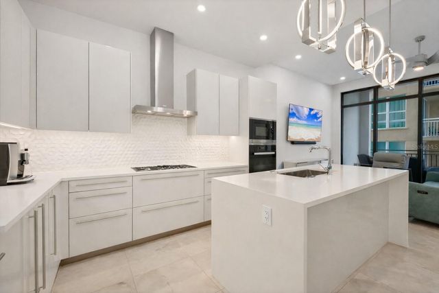 33 S PALM AVENUE 902, Sarasota, FL 34236