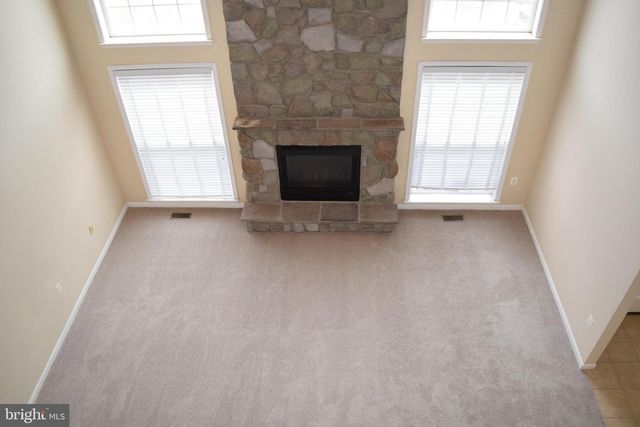 203 LYNNEHAVEN DR, Winchester, VA 22602