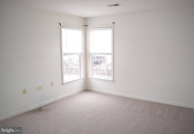 203 LYNNEHAVEN DR, Winchester, VA 22602