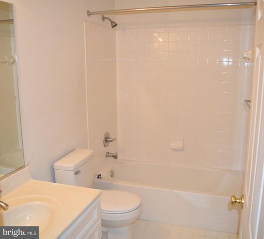 203 LYNNEHAVEN DR, Winchester, VA 22602