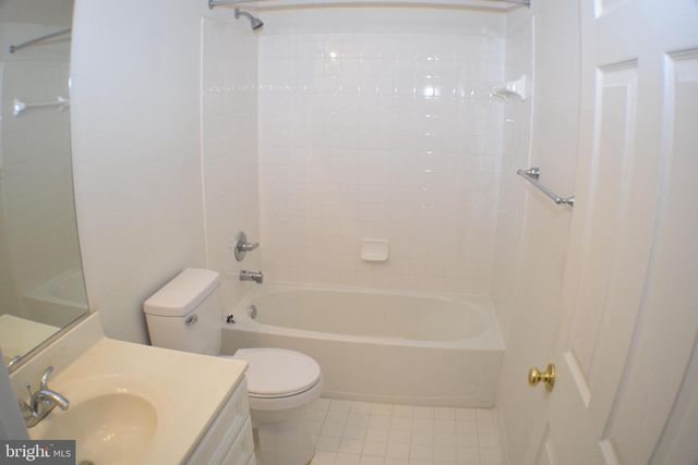 203 LYNNEHAVEN DR, Winchester, VA 22602