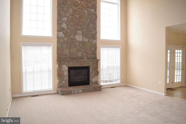 203 LYNNEHAVEN DR, Winchester, VA 22602