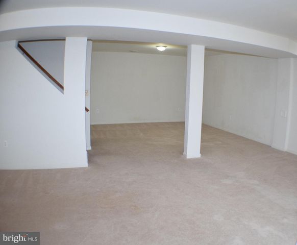 203 LYNNEHAVEN DR, Winchester, VA 22602