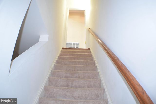 203 LYNNEHAVEN DR, Winchester, VA 22602