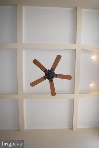 203 LYNNEHAVEN DR, Winchester, VA 22602