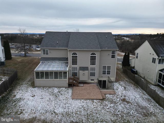 203 LYNNEHAVEN DR, Winchester, VA 22602