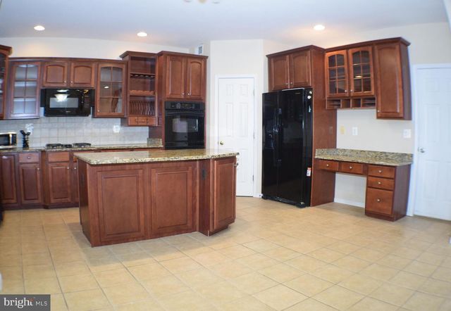 203 LYNNEHAVEN DR, Winchester, VA 22602