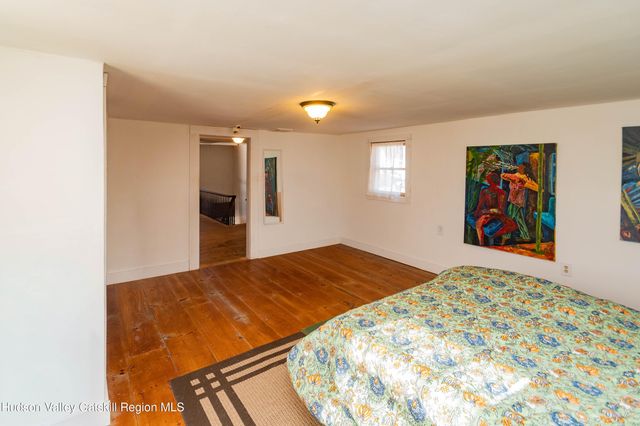 147 Broadway, Esopus, NY 12429