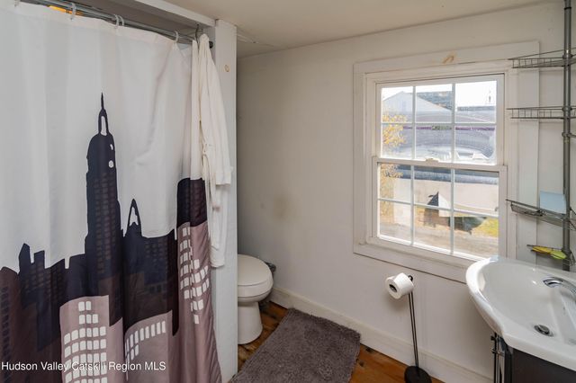 147 Broadway, Esopus, NY 12429