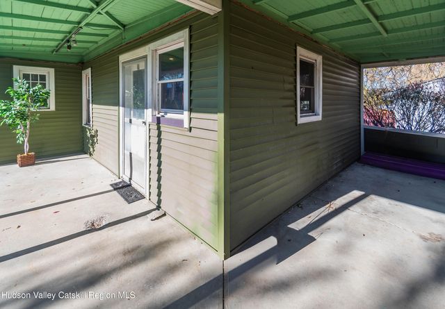 147 Broadway, Esopus, NY 12429