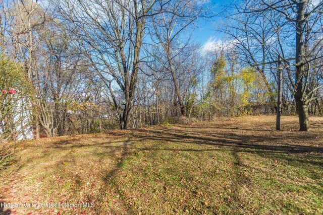 147 Broadway, Esopus, NY 12429