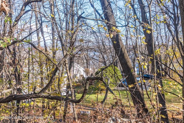 147 Broadway, Esopus, NY 12429