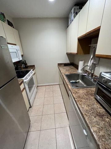 350 W 4th St 102, Boston, MA 02127