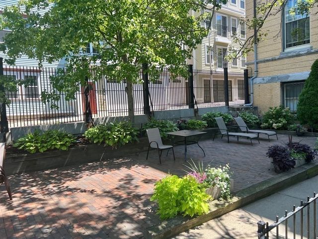 350 W 4th St 102, Boston, MA 02127