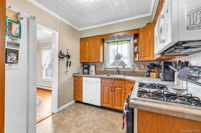 245 N N 7th Street, Lindenhurst, NY 11757