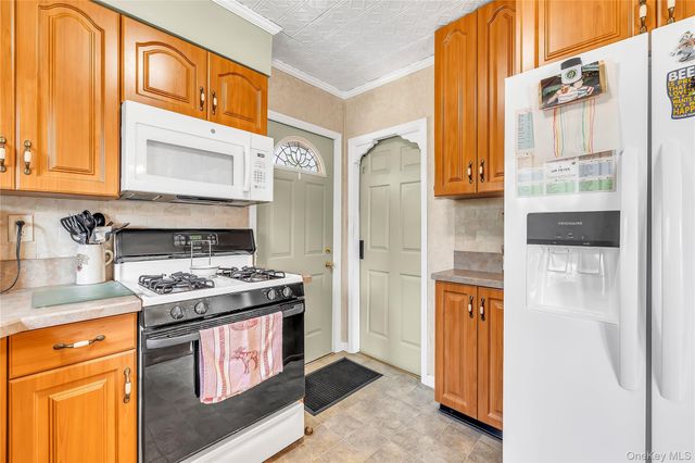245 N N 7th Street, Lindenhurst, NY 11757