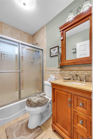 245 N N 7th Street, Lindenhurst, NY 11757