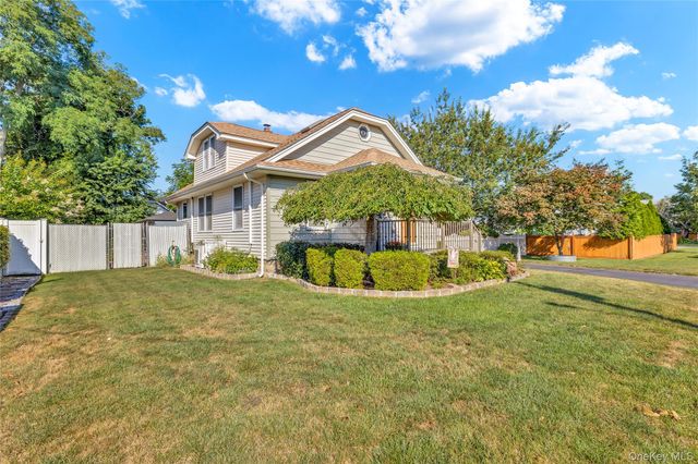 245 N N 7th Street, Lindenhurst, NY 11757