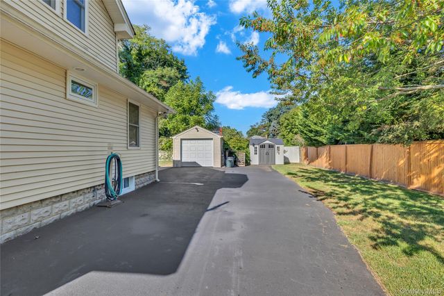 245 N N 7th Street, Lindenhurst, NY 11757