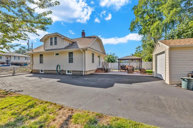 245 N N 7th Street, Lindenhurst, NY 11757
