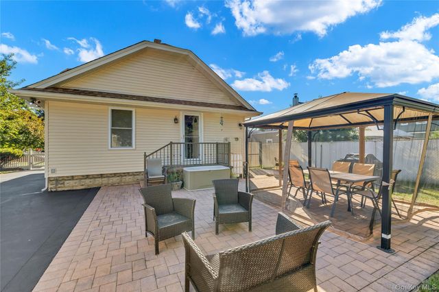 245 N N 7th Street, Lindenhurst, NY 11757