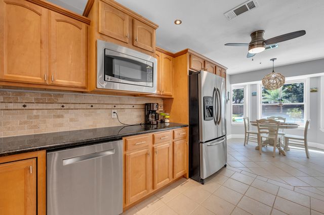 6765 Paso De Cortez, Navarre, FL 32566