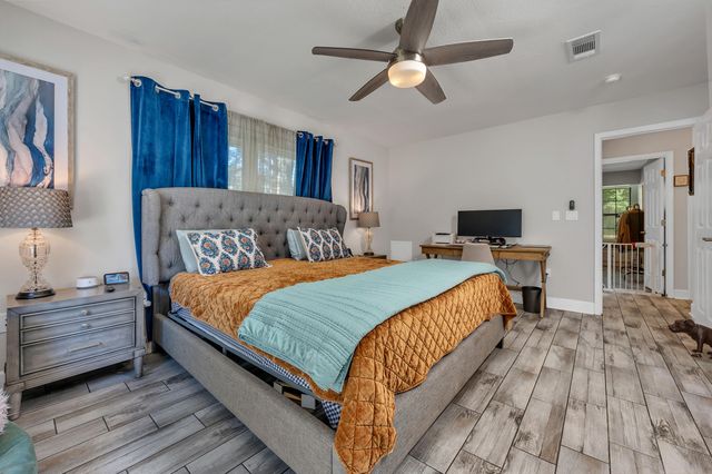 6765 Paso De Cortez, Navarre, FL 32566