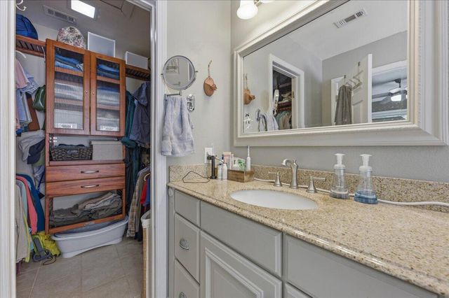 6765 Paso De Cortez, Navarre, FL 32566