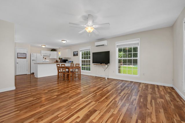 6765 Paso De Cortez, Navarre, FL 32566