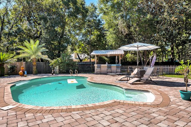 6765 Paso De Cortez, Navarre, FL 32566