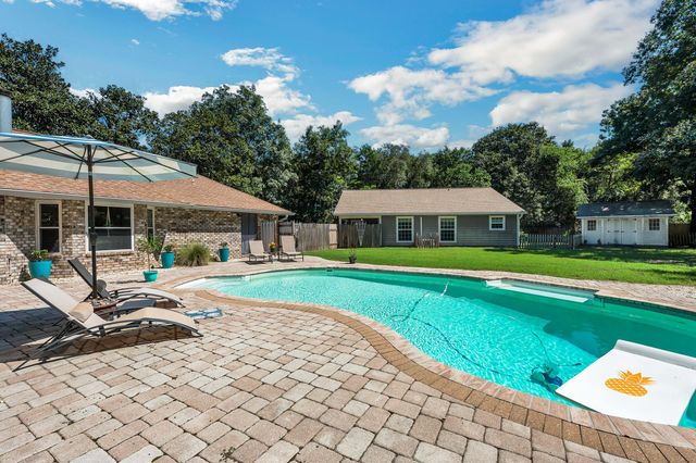 6765 Paso De Cortez, Navarre, FL 32566