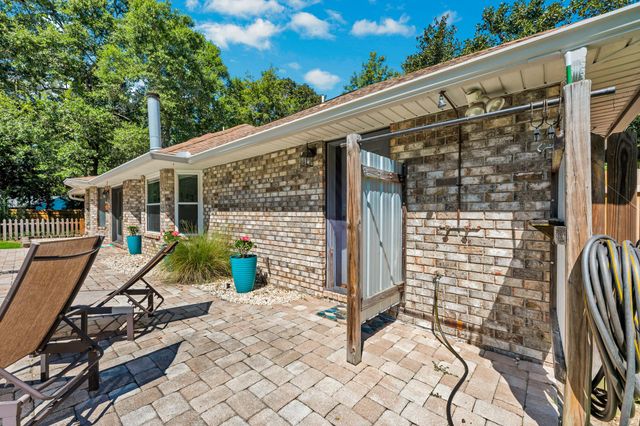 6765 Paso De Cortez, Navarre, FL 32566