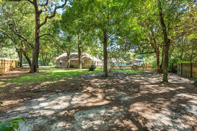 6765 Paso De Cortez, Navarre, FL 32566
