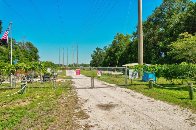 6765 Paso De Cortez, Navarre, FL 32566