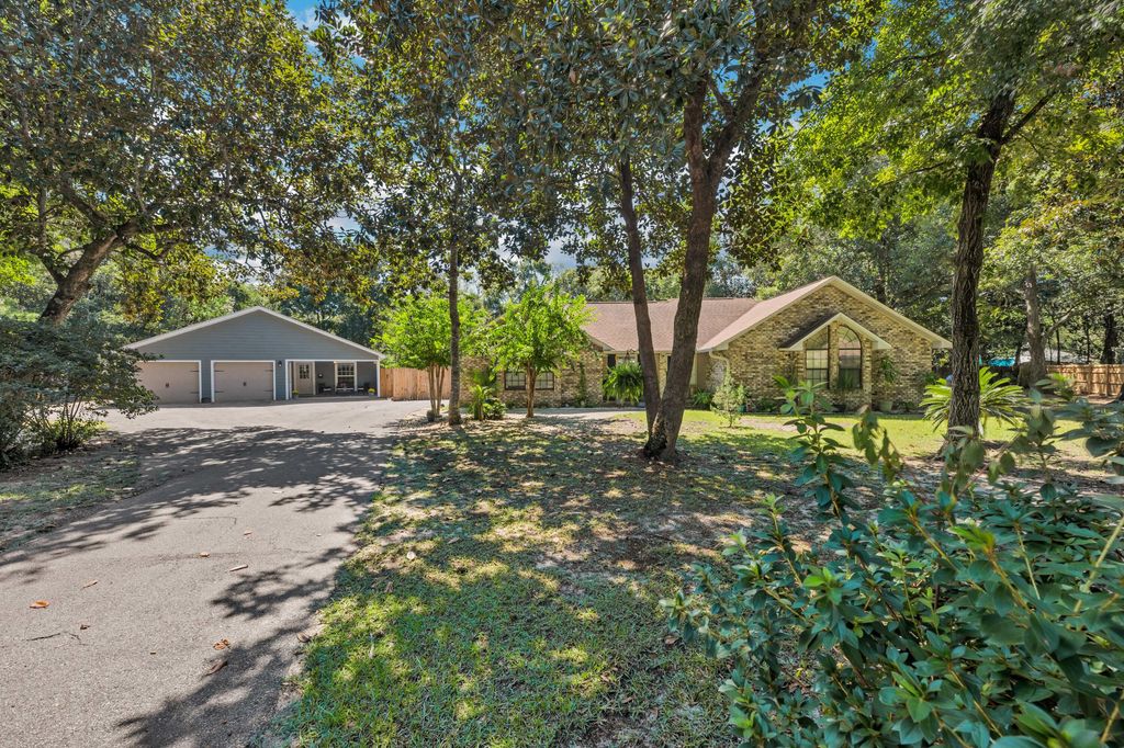 6765 Paso De Cortez, Navarre, FL 32566